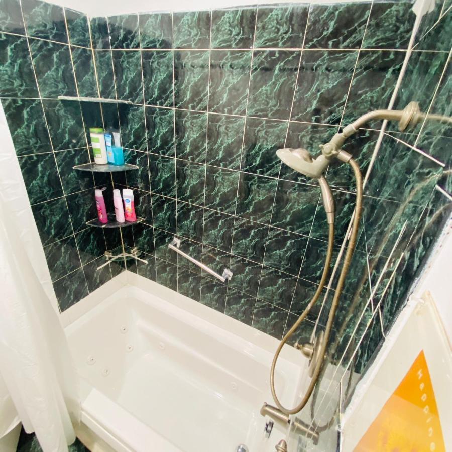 Room With Jacuzzi, Massage Seat, And Parking Space, The Best Choices!! North Bergen Exterior photo